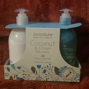 by nature Coconut & Ocean Minerals Hand Care Set